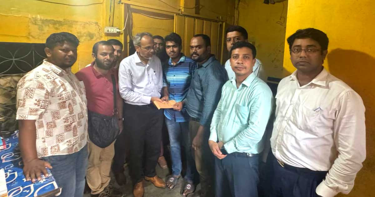 জুলাই আন্দোলনে দৃষ্টি শক্তি হারানো রায়হানের পাশে তারেক রহমান