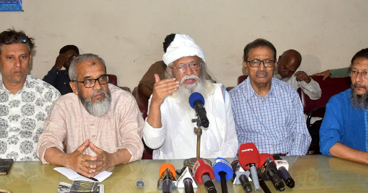 রাখাইনে মানবিক করিডর দেওয়া উচিত নয়: ফরহাদ মজহার