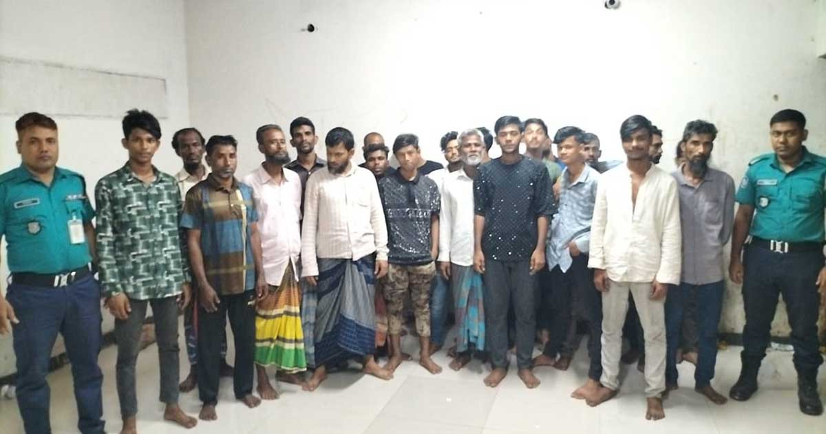 মোহাম্মদপুরে থানা পুলিশের সাঁড়াশি অভিযান, গ্রেপ্তার ৩০