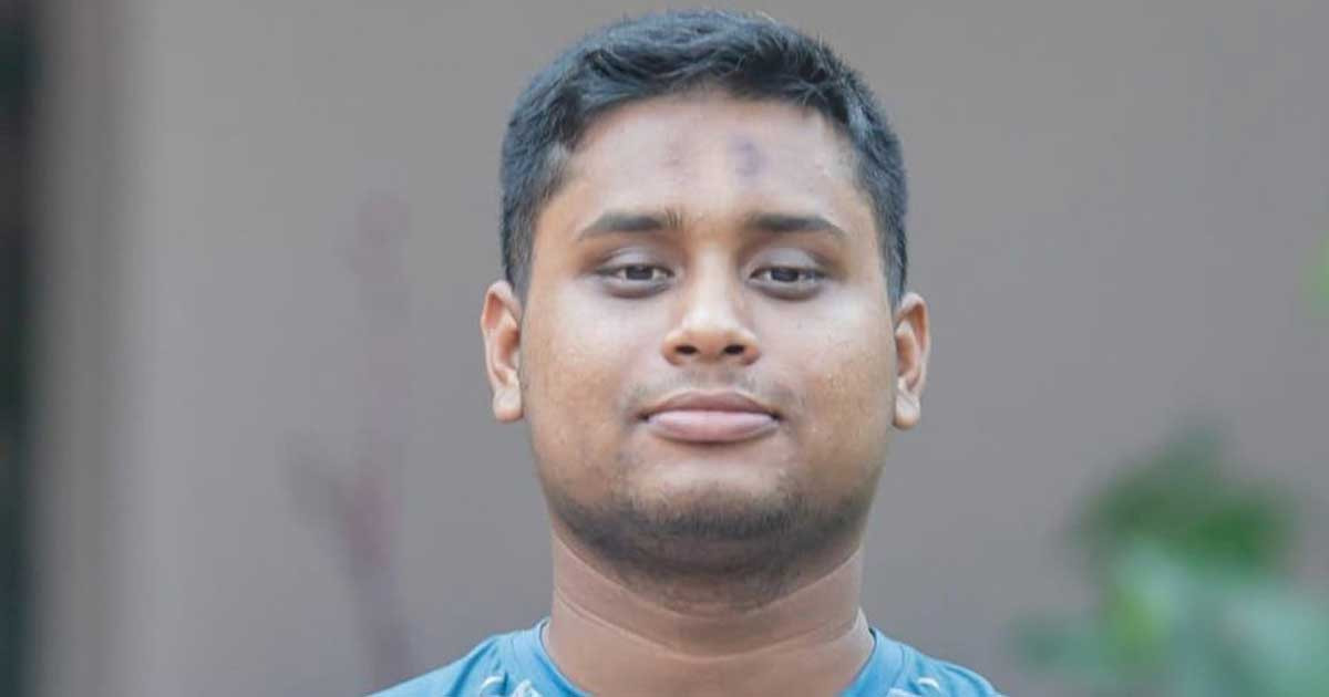 হাসনাত আবদুল্লাহর গাড়িতে হামলা