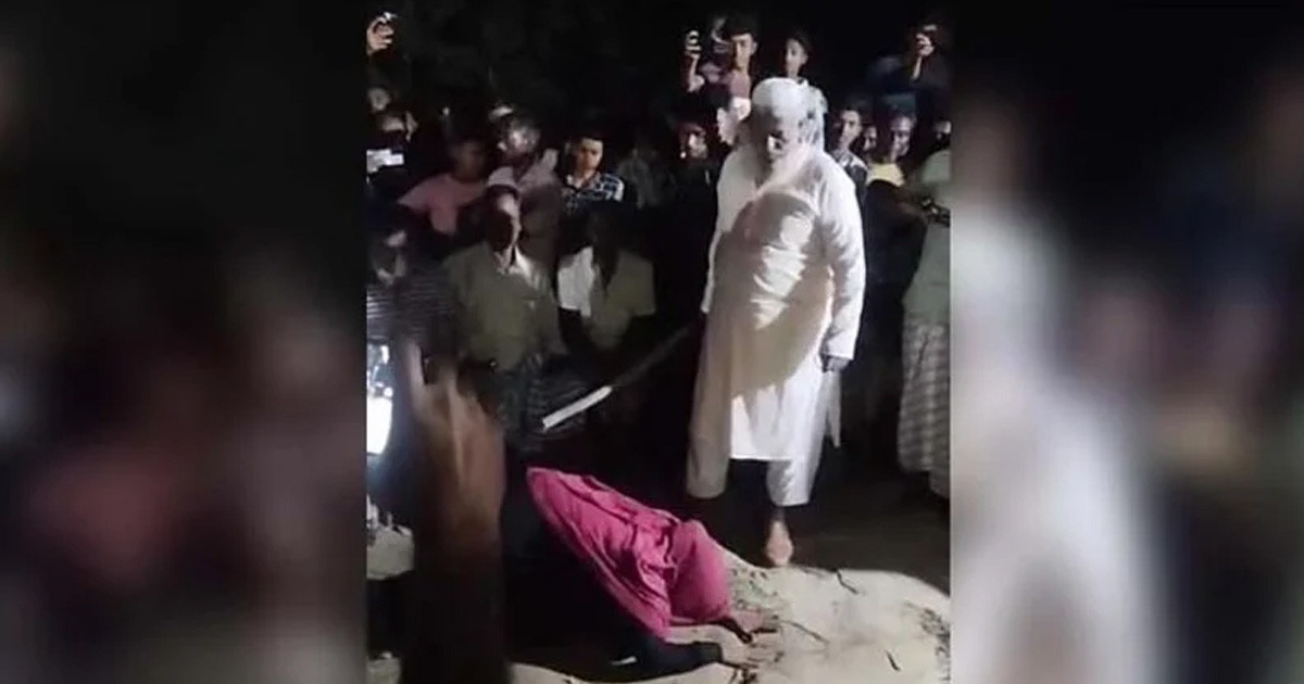 দুই ছেলের বিরুদ্ধে চুরির অভিযোগে মা-বাবাকে নাকে খত