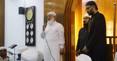 অশ্রুসিক্ত নয়নে ব্যারিস্টার রাজ্জাকের জানাজায় ইমামতি করলেন ছেলে