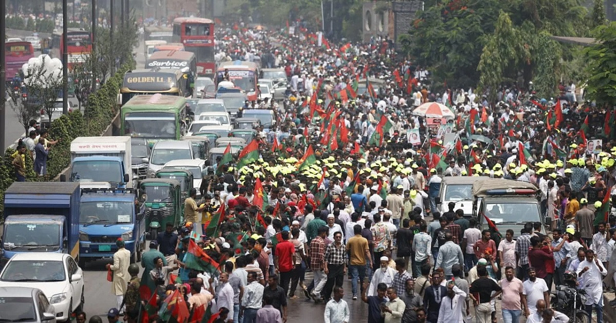 বেগম খালেদা জিয়াকে পথে পথে শুভেচ্ছা