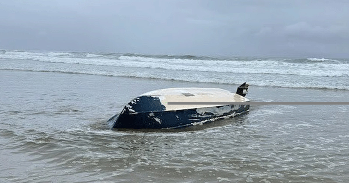যুক্তরাষ্ট্রে যেভাবে উল্টে পড়লো অভিবাসী বহনকারী নৌকা, নিহত ৩