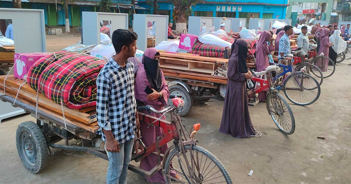 যৌতুকবিহীন বিয়ে করায় ২০ নবদম্পতিকে জামায়াতের উপহার
