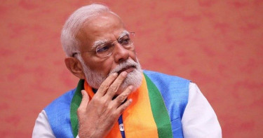 পাকিস্তানে হামলা চালিয়ে মোদির বিদেশ যাওয়া বন্ধ