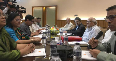 রাজনৈতিক দলগুলোকে কিছু ক্ষেত্রে ছাড় দেয়ার আহ্বান আলী রীয়াজের