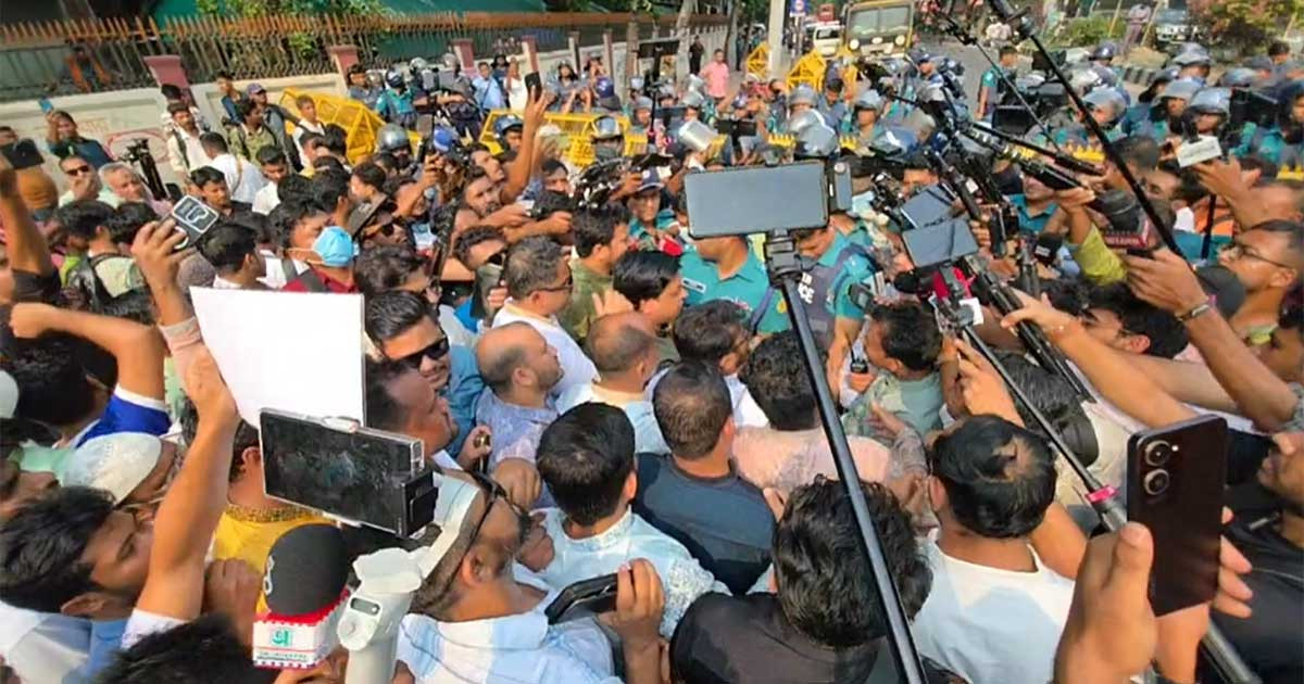 আবদুল হামিদের দেশ ছাড়ার প্রতিবাদে স্বরাষ্ট্র মন্ত্রণালয় ঘেরাও কর্মসূচি