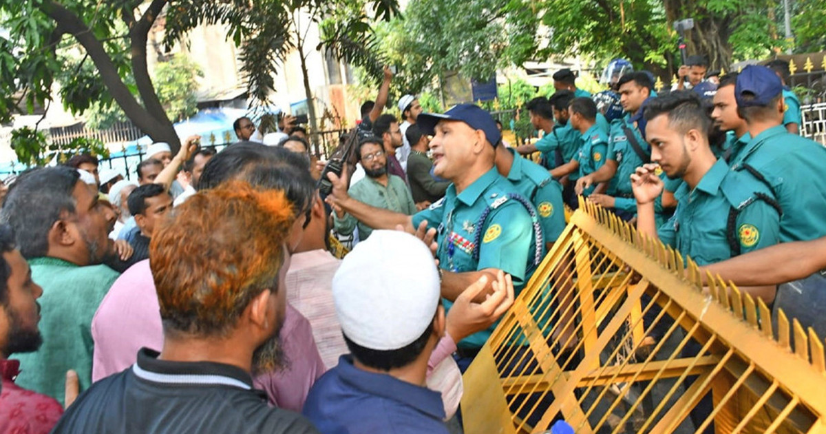 যমুনার সামনে নিরাপত্তা জোরদার, সতর্ক অবস্থানে আইনশৃঙ্খলা বাহিনী