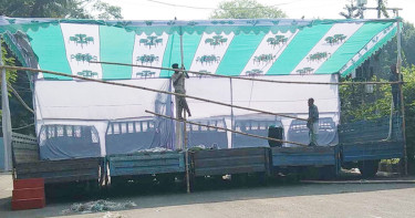 যমুনার পাশেই তৈরি হচ্ছে মঞ্চ