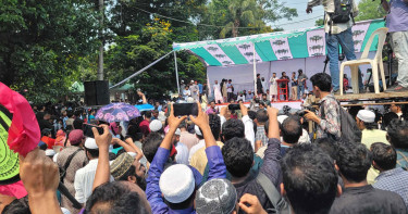 মঞ্চে জুমার নামাজ আদায় আন্দোলনকারীদের, সমাবেশ শুরু