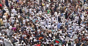 স্লোগানে মুখরিত শাহবাগ, যেন ফিরে এলো ‘জুলাই’