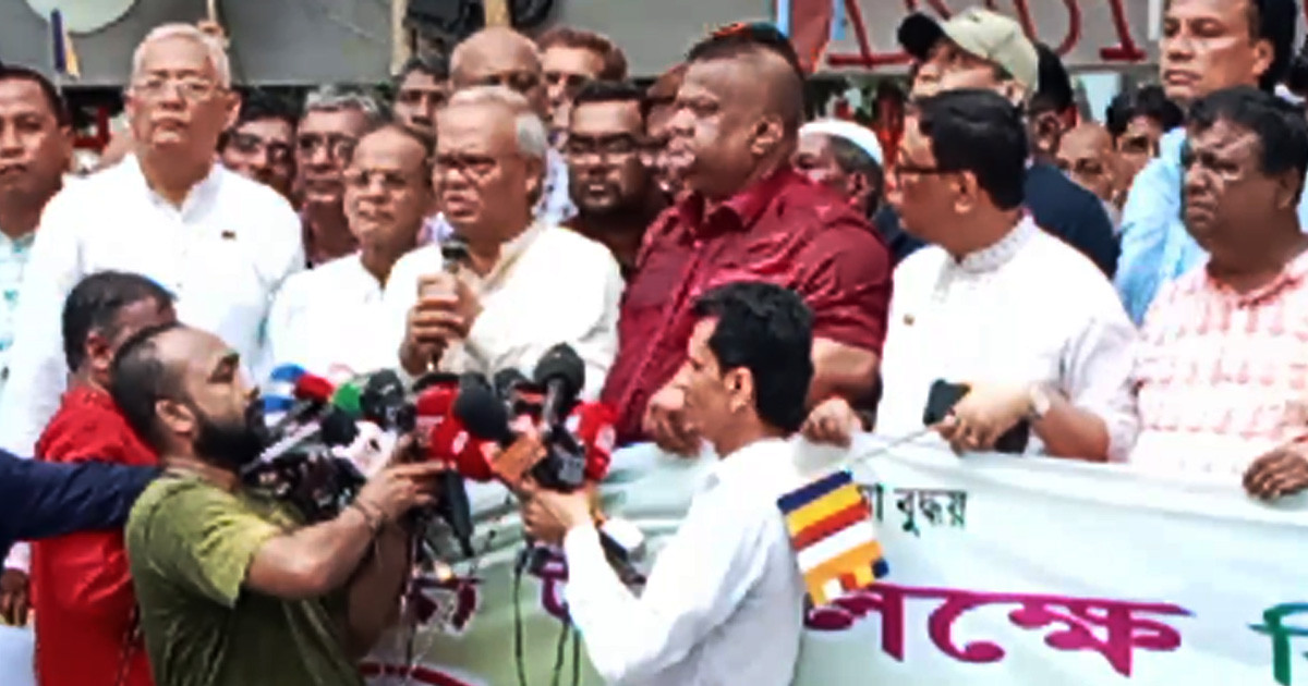 সম্প্রদায়ের নামে রাজনীতি ও কাঁদা ছোড়াছুড়ি বন্ধ না হলে দেশে শান্তি আসবে না: রিজভী
