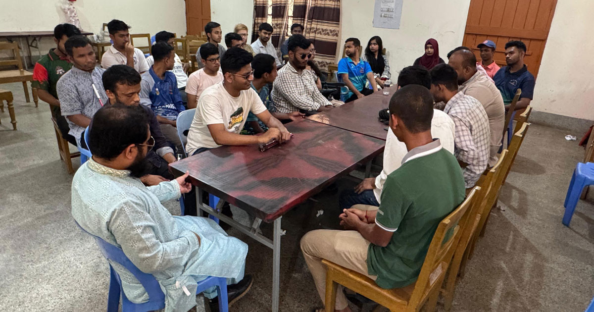 ছাত্রদল নেতা হামিমের উদ্যোগে ক্যাম্পাসের শারীরিক প্রতিবন্ধী শিক্ষার্থীদের নিয়ে আলোচনা সভা
