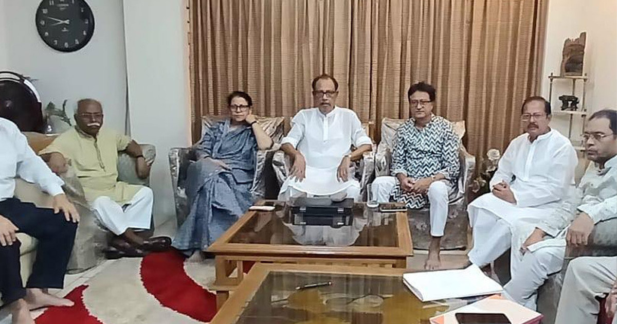 আ. লীগের ভবিষ্যৎ গণহত্যার বিচারের ওপর নির্ভর করছে: আ স ম রব