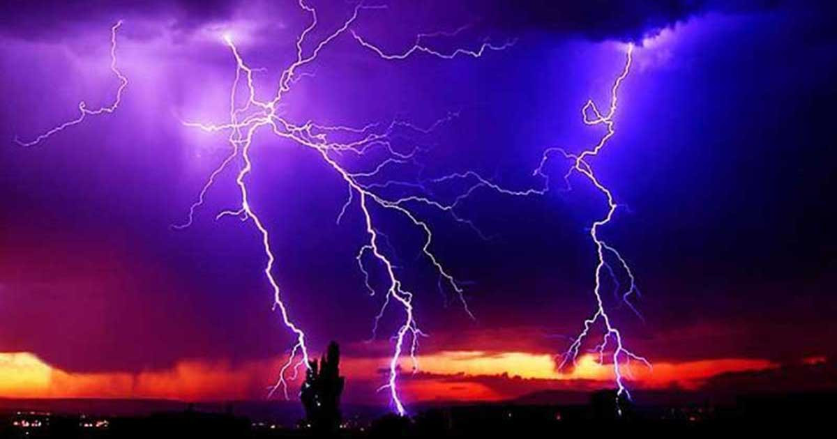 ঝড় ও বজ্রপাতে ১৪ জনের মৃত্যু