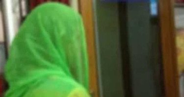 প্রেমিকের বাড়িতে বিয়ের দাবিতে তরুণীর অনশন, অতঃপর...