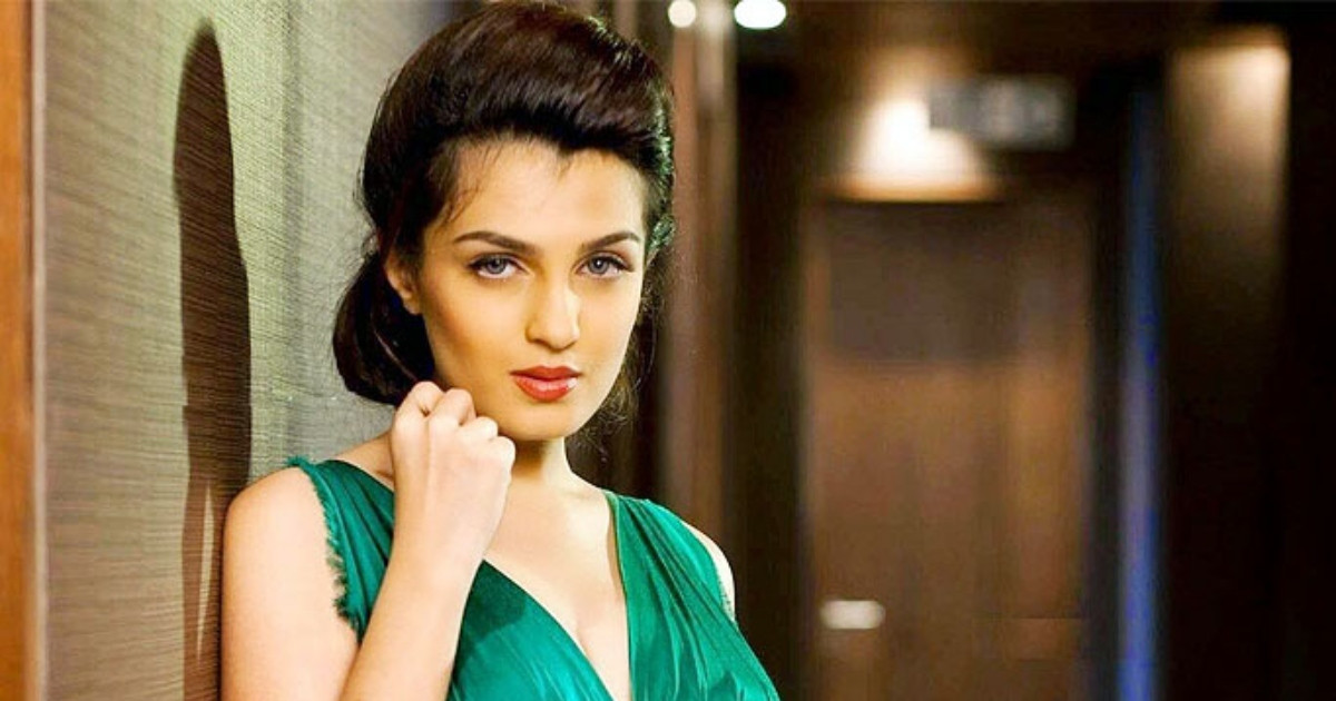 বাবাকে নিয়ে বিস্ফোরক মন্তব্য অভিনেত্রীর