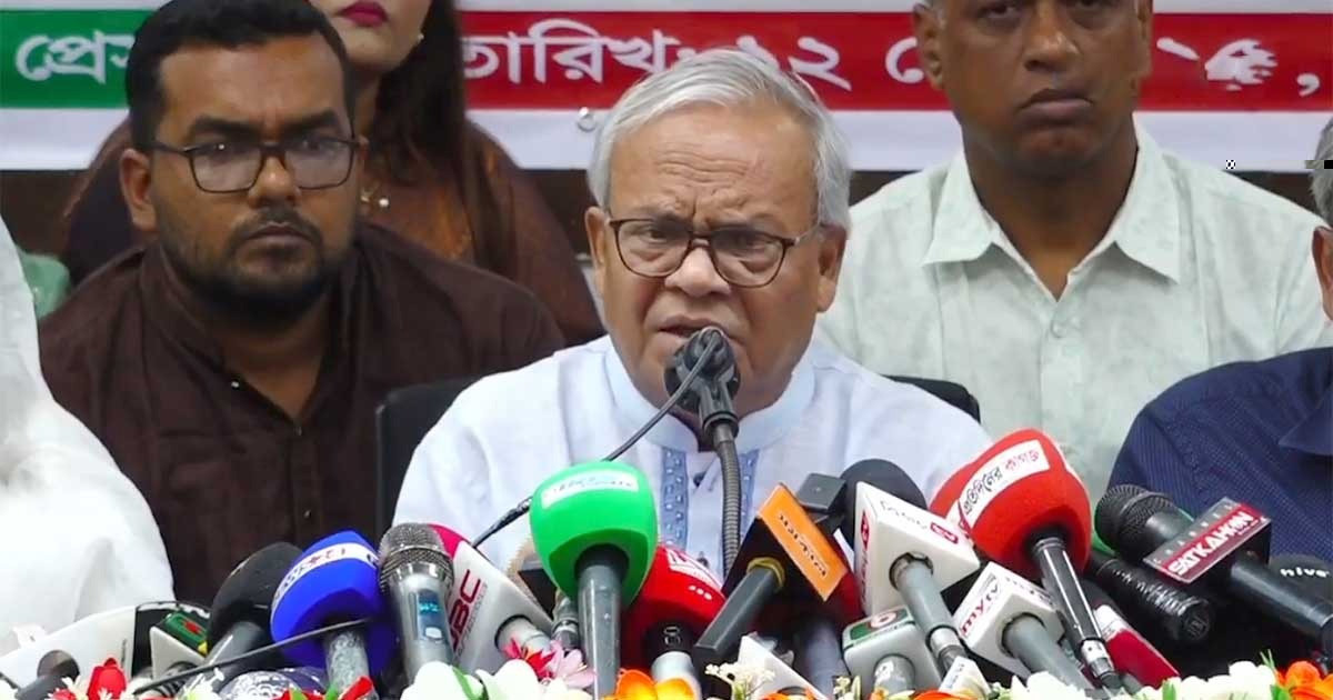 অনেক দূর তাকিয়ে সিদ্ধান্ত নিন, না হলে বিপদ হতে পারে: সরকারকে রিজভী