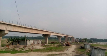 নির্মাণাধীন সেতুর উপর থেকে লোহার অ্যাঙ্গেল পড়ে একজনের মৃত্যু
