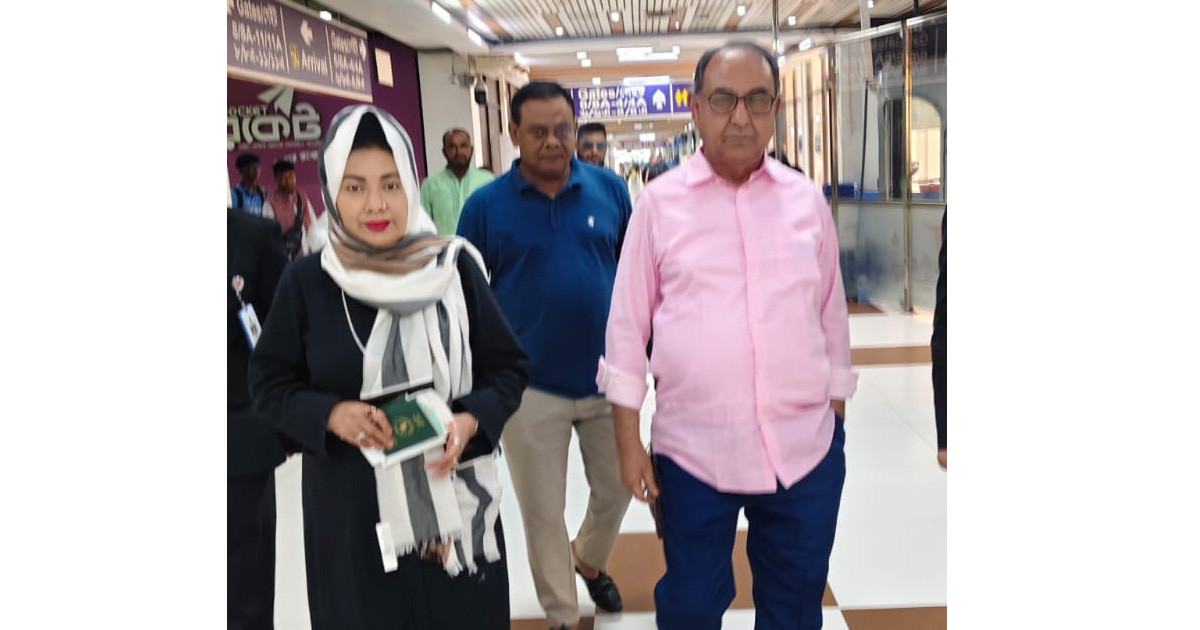 চিকিৎসার জন্য স্ত্রীসহ সিঙ্গাপুর গেলেন মির্জা আব্বাস