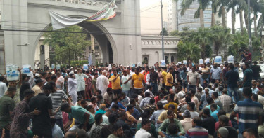 আজও ইশরাকপন্থিদের দখলে নগরভবন, প্রধান ফটকে তালা