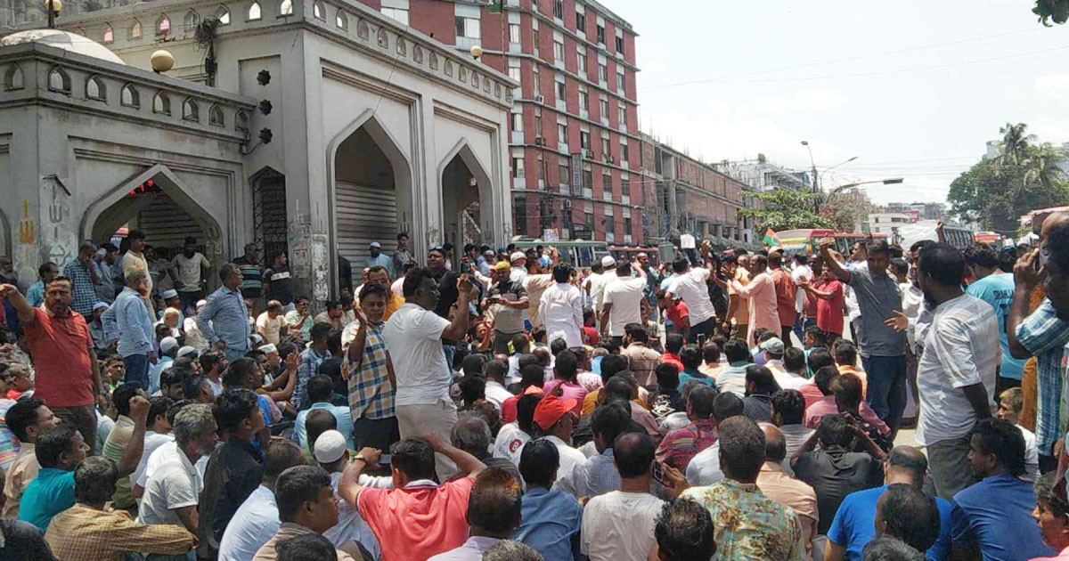 ব্লকেডে স্থবির নগর ভবনের সেবা কার্যক্রম
