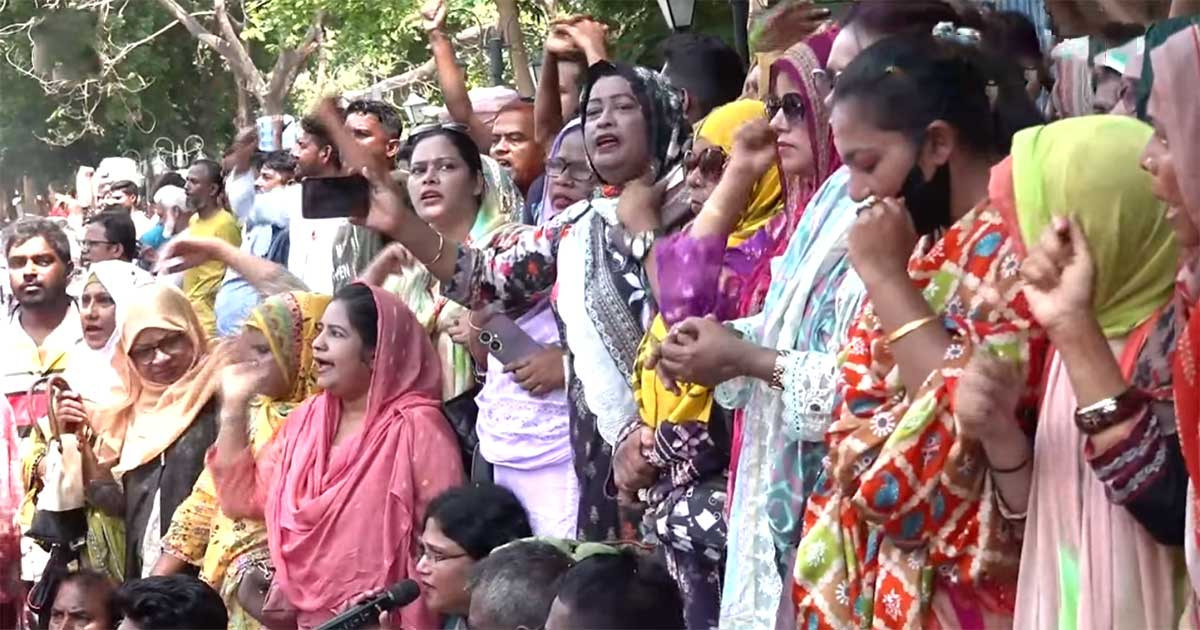 নগর ভবনের সামনে থেকে নতুন কর্মসূচি ঘোষণা