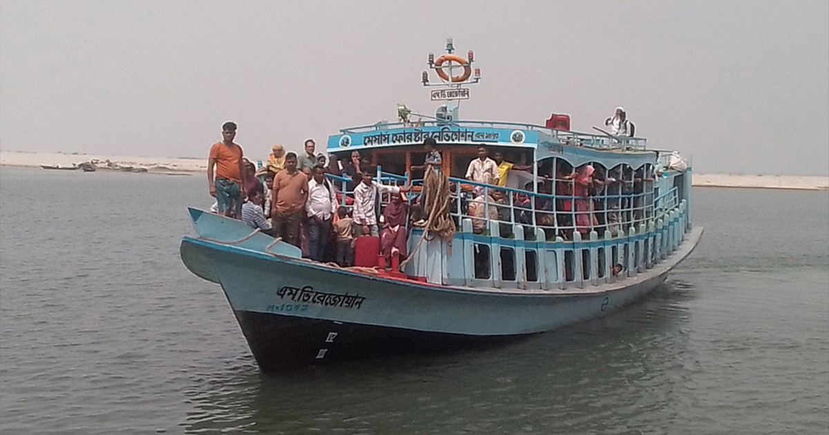 সাময়িক বন্ধ থাকার পর দৌলতদিয়া-পাটুরিয়া রুটে লঞ্চ চলাচল স্বাভাবিক