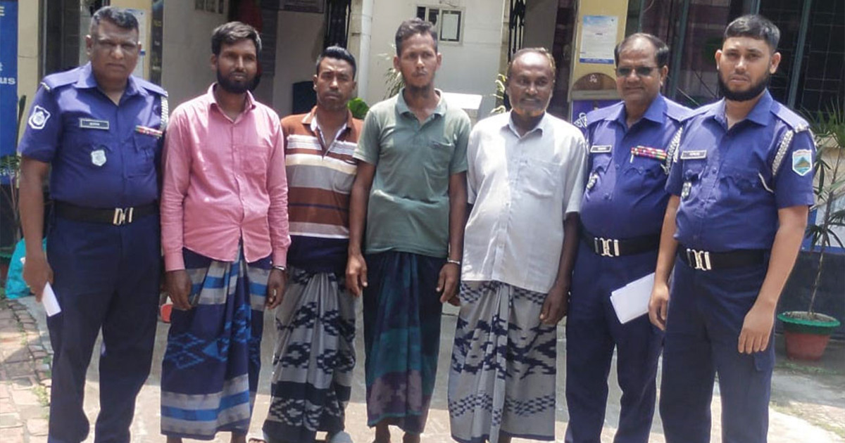 নন্দীগ্রামে নিষিদ্ধ আওয়ামী লীগের ৪ নেতা গ্রেপ্তার