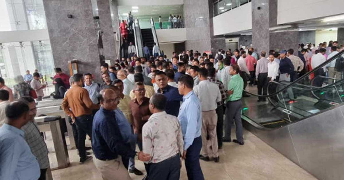 এনবিআরে কলম বিরতি ‘আপাতত’ স্থগিত, কাল বৈঠক