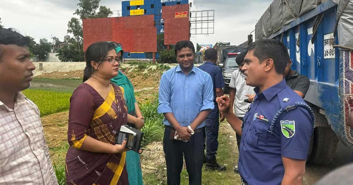 সিরাজগঞ্জে ১০ টন পলিথিন জব্দ