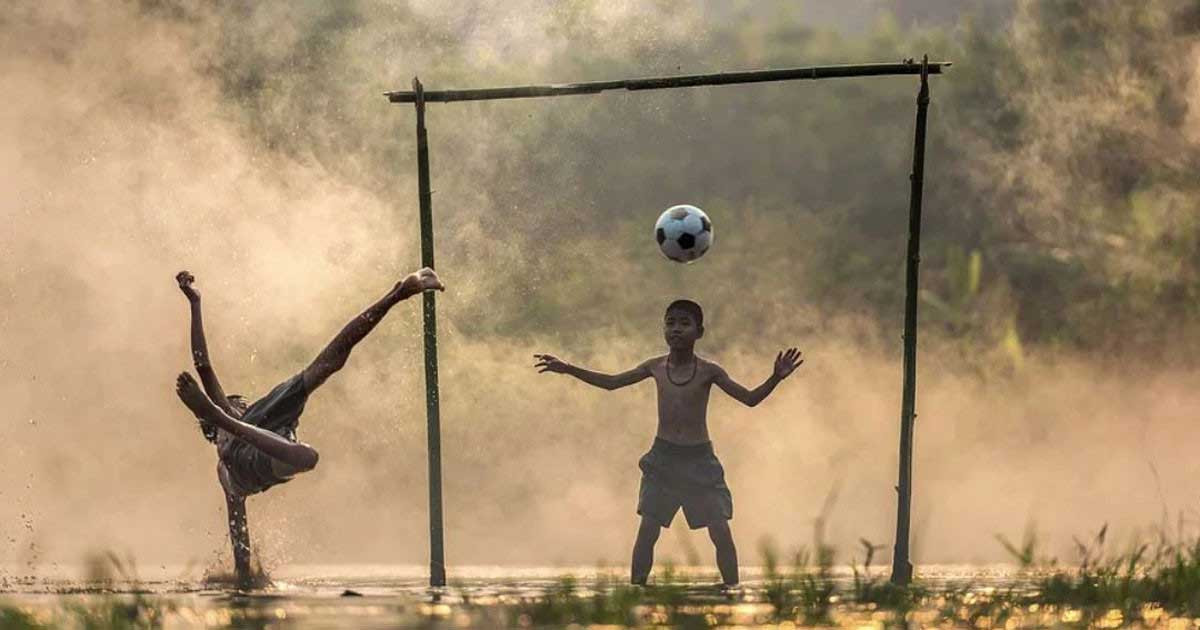 খেলাপ্রেমীদের জন্য দিনটি আজ উৎসবমুখর