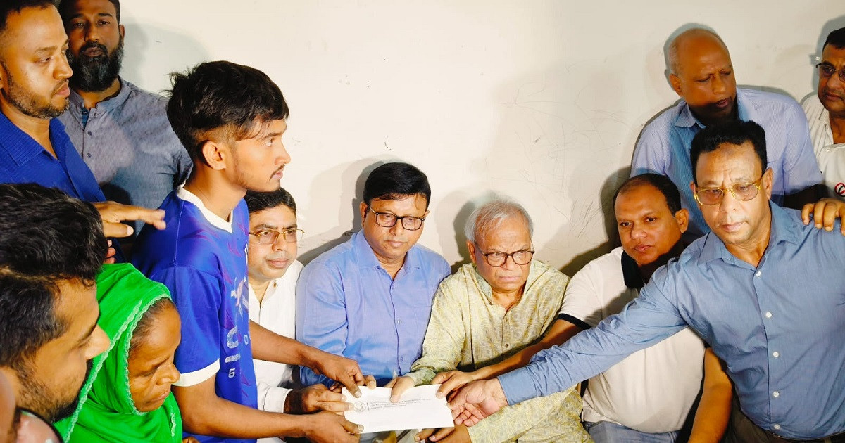 আহত রাকিবুলের খোঁজ নিলেন তারেক রহমান