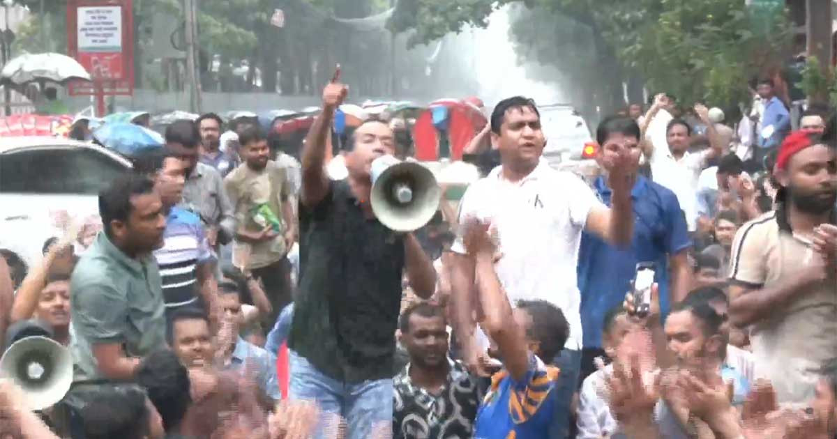 সাম্য হত্যার বিচার দাবিতে শাহবাগ অবরোধ ছাত্রদলের
