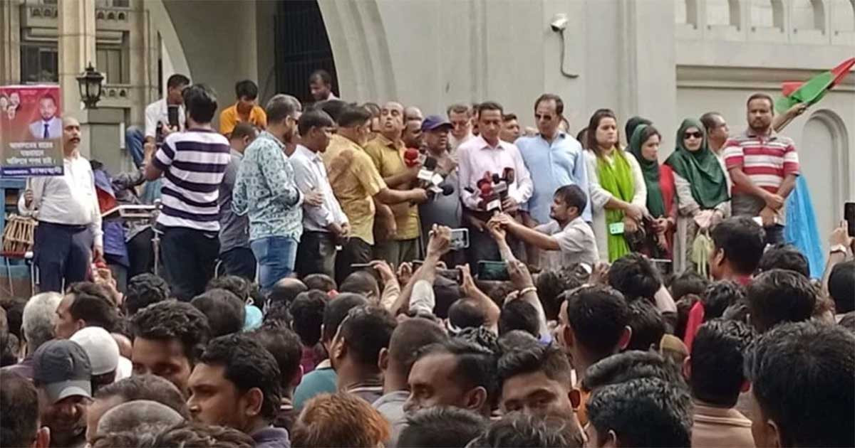 ইশরাককে বুধবারের মধ্যে দায়িত্ব না দিলে ‘ঢাকা অচল’