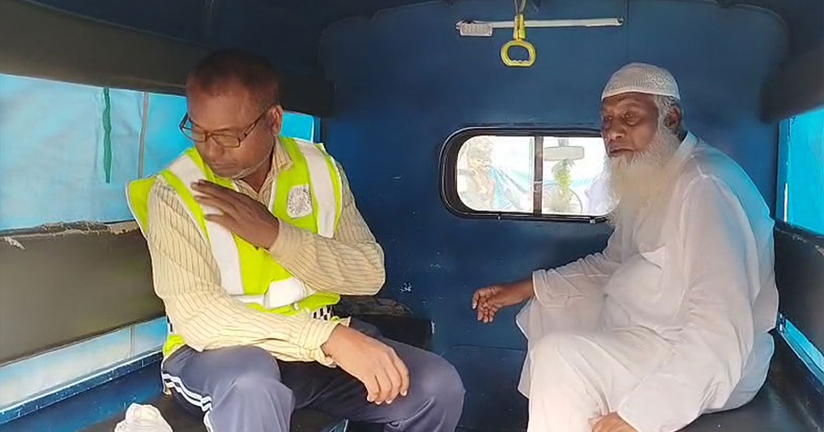ওএমএসের ১৭ বস্তা চালসহ নিষিদ্ধ আ. লীগ নেতা আটক