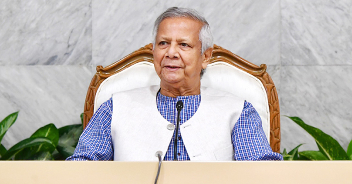 তিন বাহিনী প্রধানকে নিয়ে প্রধান উপদেষ্টার বৈঠক