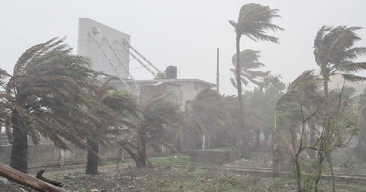 দুপুরের মধ্যে ৬০ কিলোমিটার বেগে ঝড়ের শঙ্কা