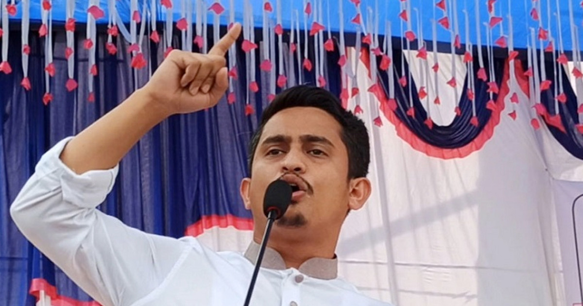 ‘তাহলে কি আমাদের এখন তার পদত্যাগ চাওয়া উচিত নয়’