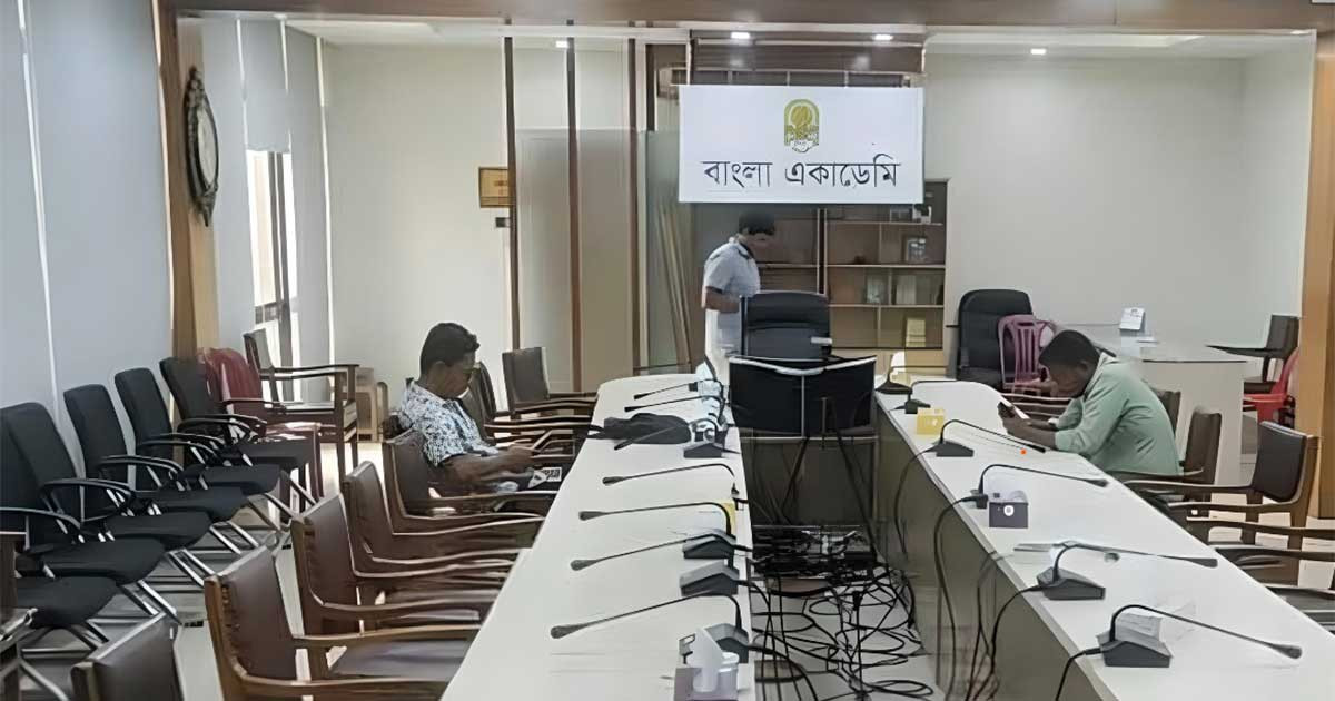 সাংবাদিক না থাকায় ফের স্থগিত উপদেষ্টা ফারুকীর সংবাদ সম্মেলন
