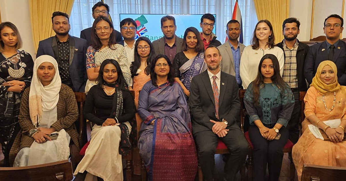 লন্ডনে বাংলাদেশ হাইকমিশনের সংবর্ধনা পেল ৪০ শিক্ষার্থী