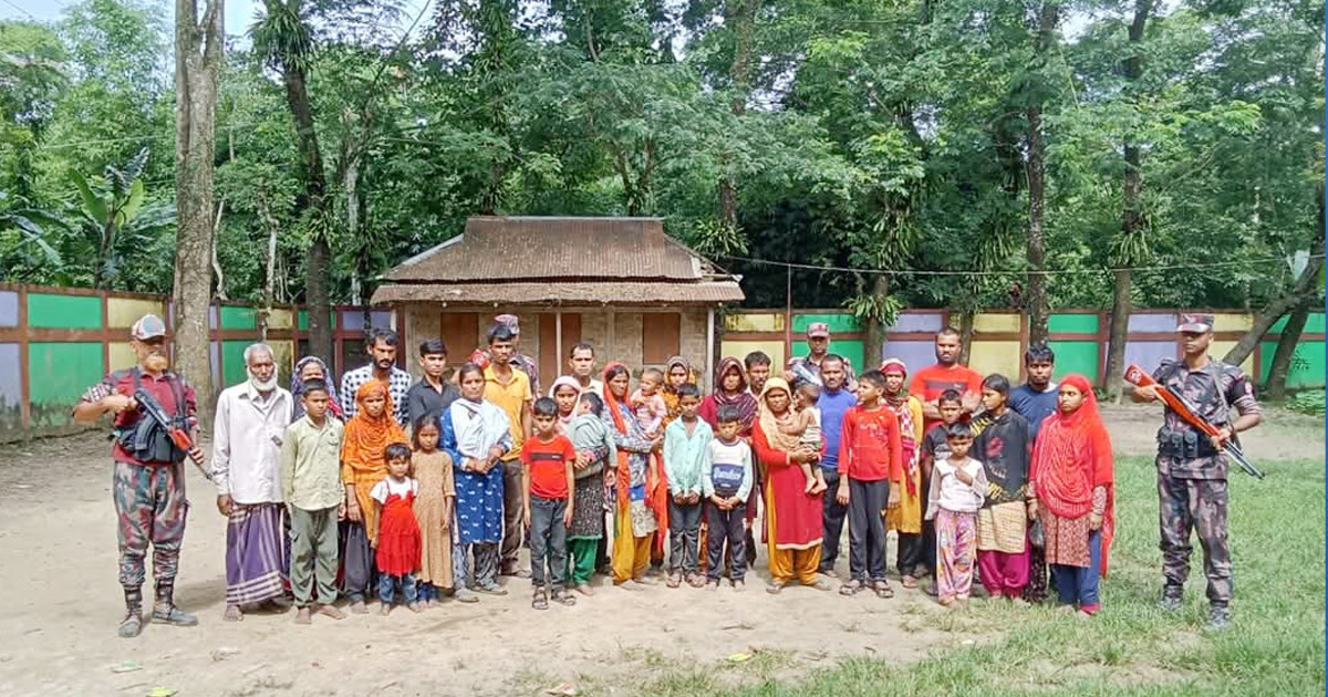 সীমান্ত দিয়ে আরও ১৫৩ জনকে পুশইন বিএসএফের