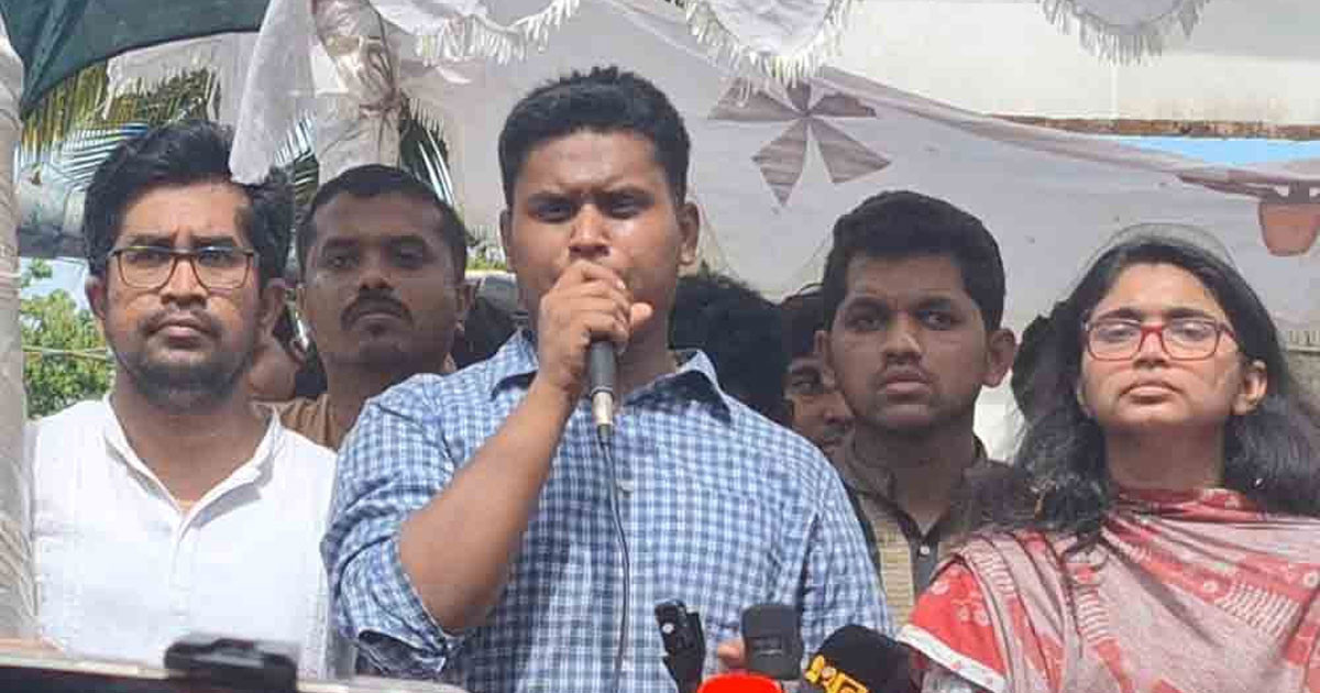 সরকারকে বিতর্কিত করতে দেশি-বিদেশি ষড়যন্ত্র চলছে: হাসনাত