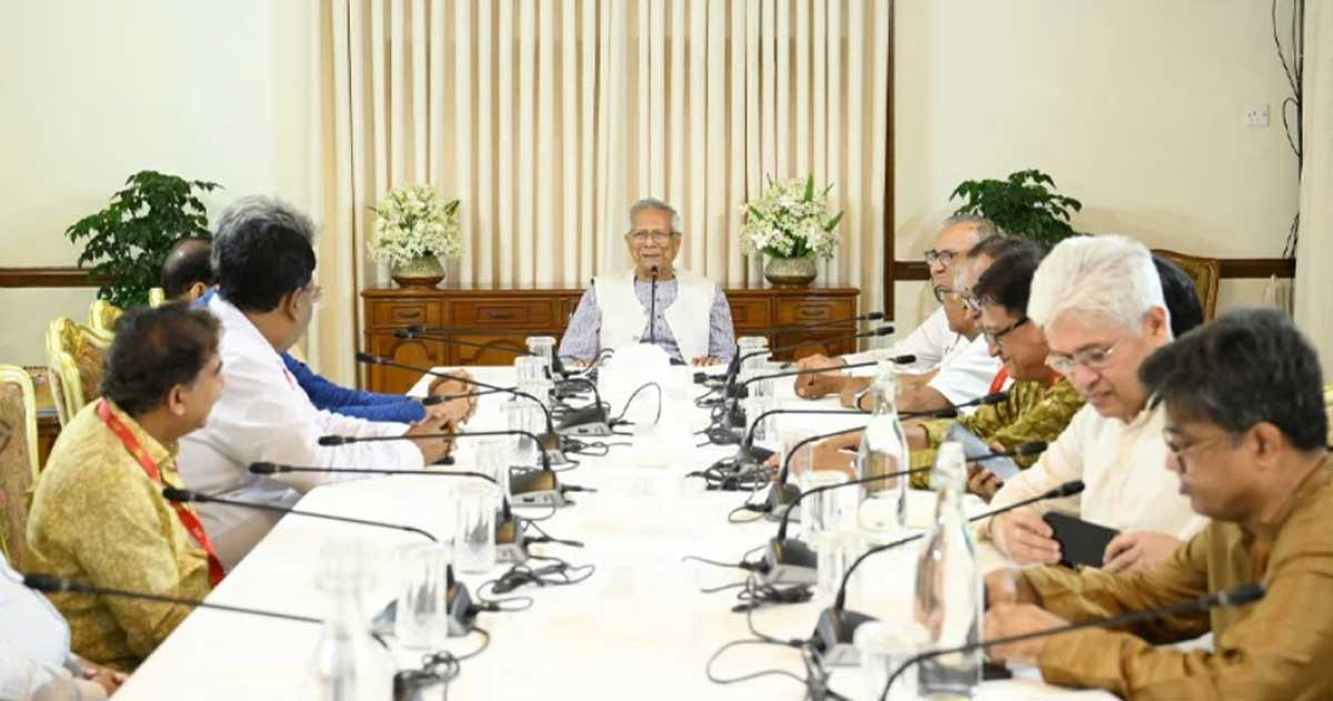 দেশের স্বার্থবিরোধী কোনো কাজ আমাকে দিয়ে হবে না : প্রধান উপদেষ্টা