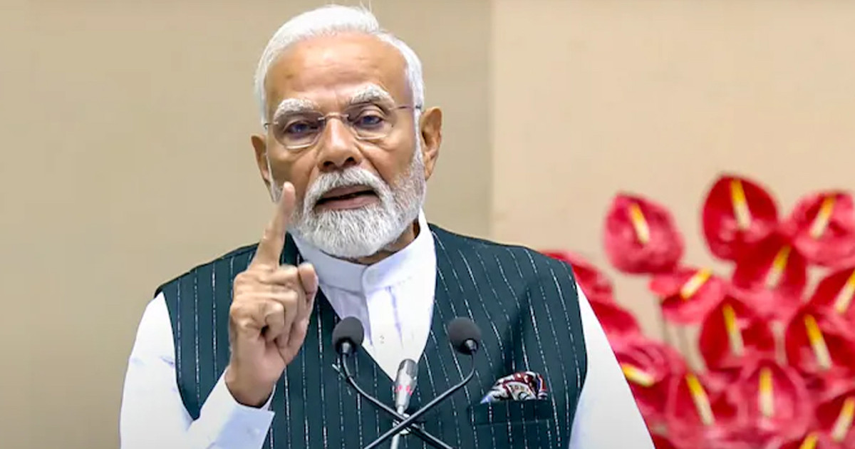 যুদ্ধ নিয়ে বেফাঁস মন্তব্য: এবার নিজ দলের নেতাদেরই শাসালেন মোদি