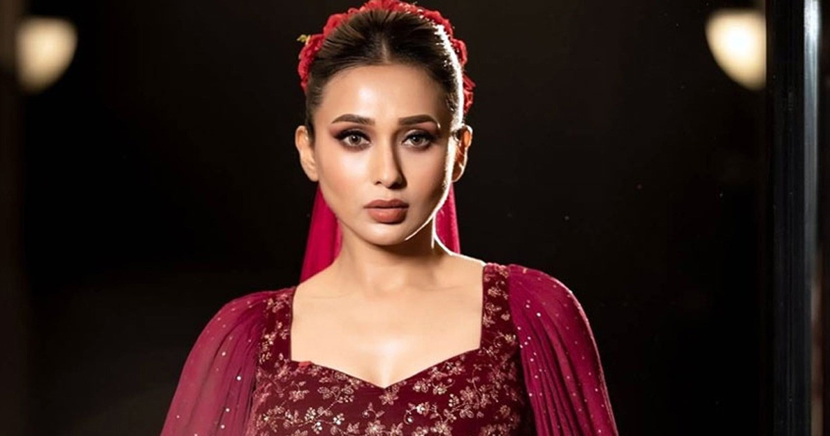 যে কারণে যন্ত্রণায় কাতর হয়ে আছেন মিমি