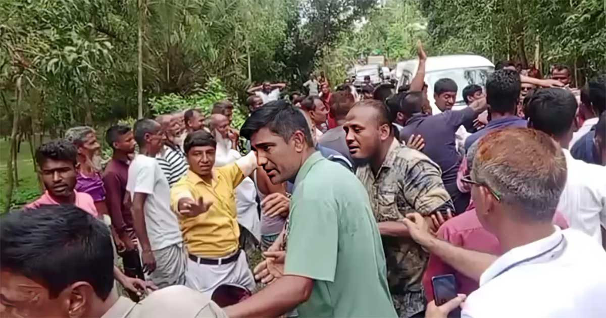 শেরপুরে বন উপদেষ্টার গাড়ি আটকে বিক্ষোভ স্থানীয়দের, সাংবাদিকদের উপর হামলা