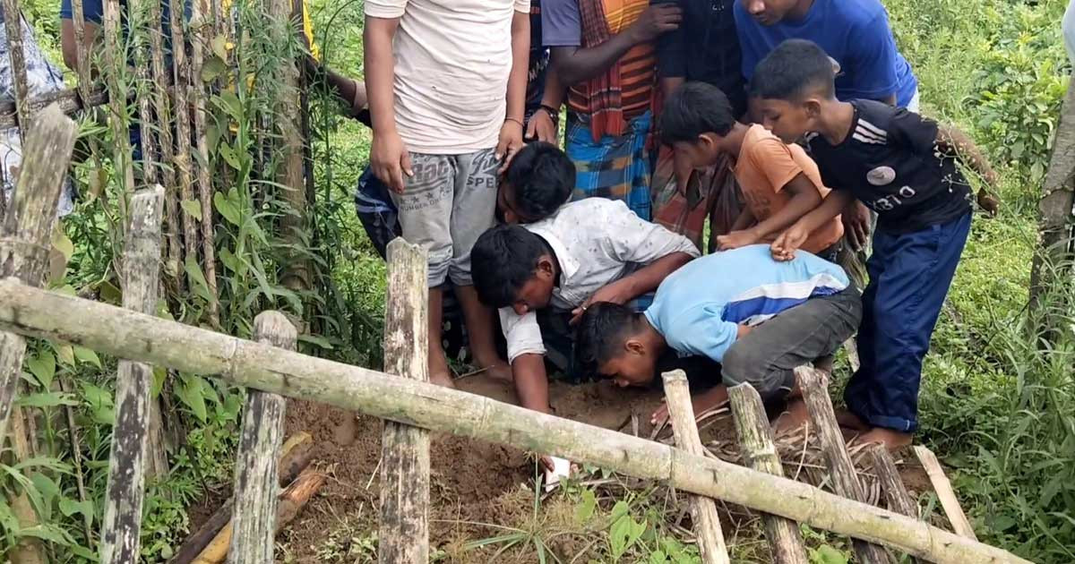 ঠাকুরগাঁওয়ে চারটি কবর থেকে কঙ্কাল চুরি