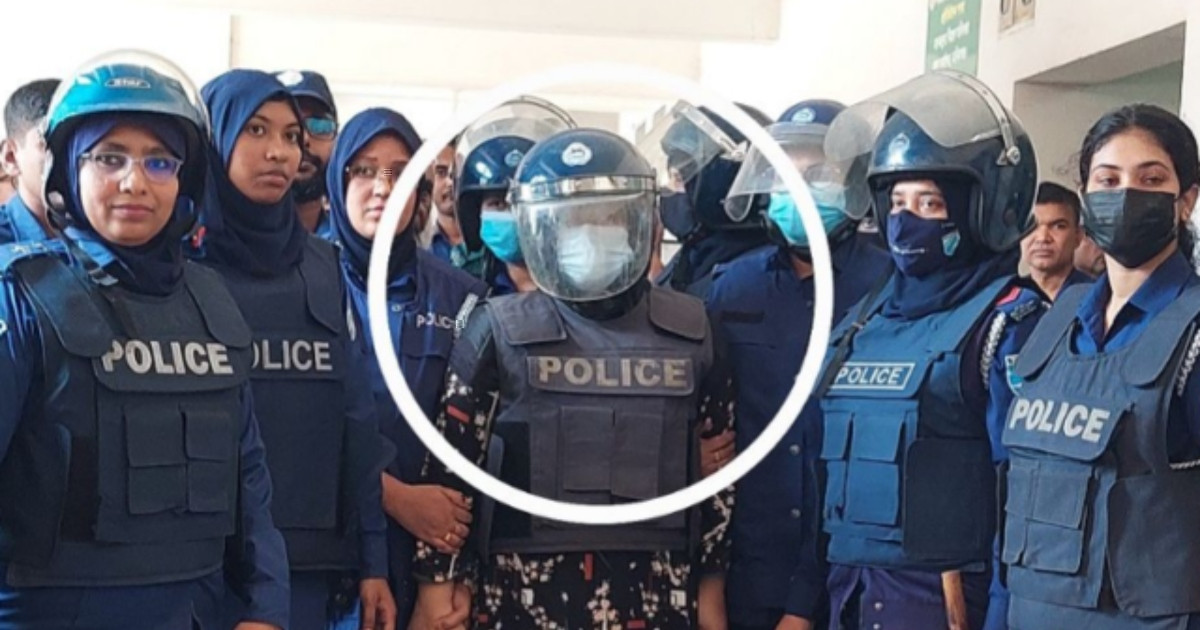 মমতাজের ওপর আবারও ডিমের বৃষ্টি